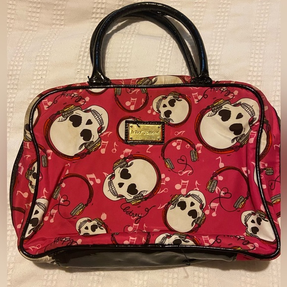 Betsey Johnson Pink Skull and Music Print Cosmetic Bag - Picture 1 of 5